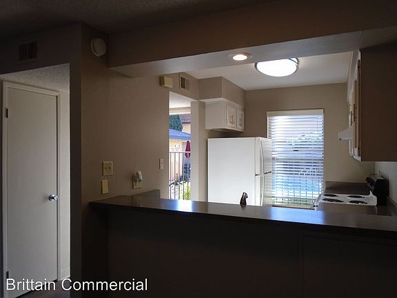 5th image of 4725 Marconi Ave APT 17