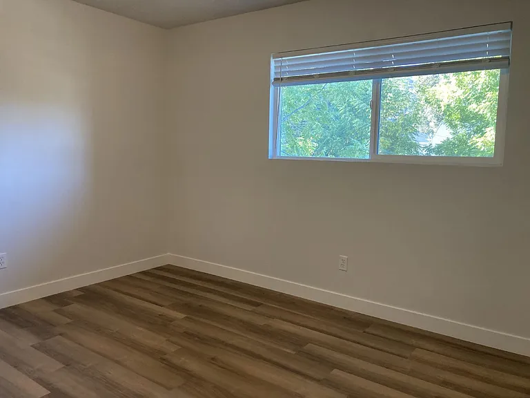 633 SE Flint St #15 — Photo 9
