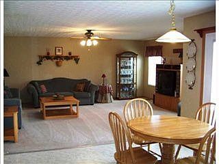 3rd image of 922 McCarrick Ct