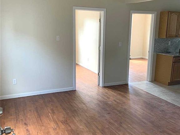 3rd image of 454 S 7th Ave #2R