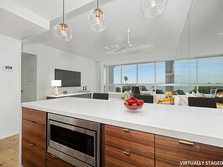 17352 W Sunset Blvd #304 — Photo 8