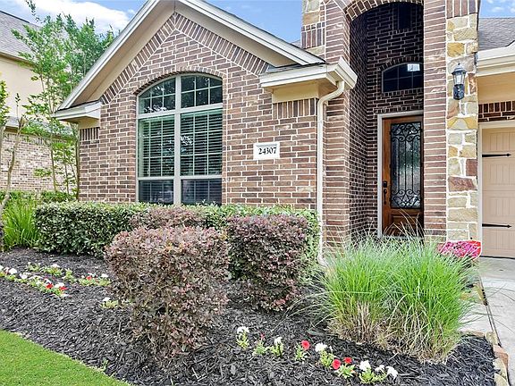 3rd image of 24307 Bella Florence Dr