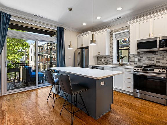 5th image of 210 W Eugenie St APT 2N