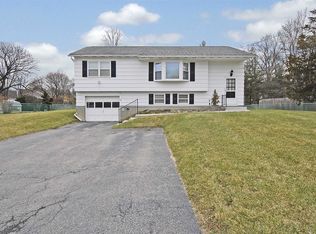 3 Granger Pl, Wappingers Falls, NY 12590