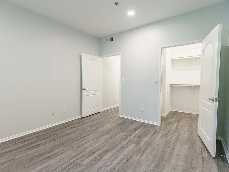 2245 Beverly Glen — Photo 57