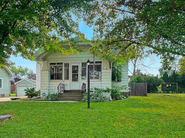 521 Wilson St, Little Chute, WI 54140