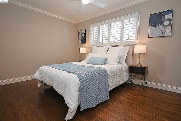 749 Moraga Dr — Photo 12