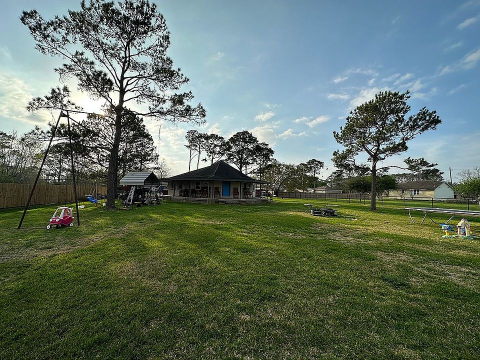 Front yard 