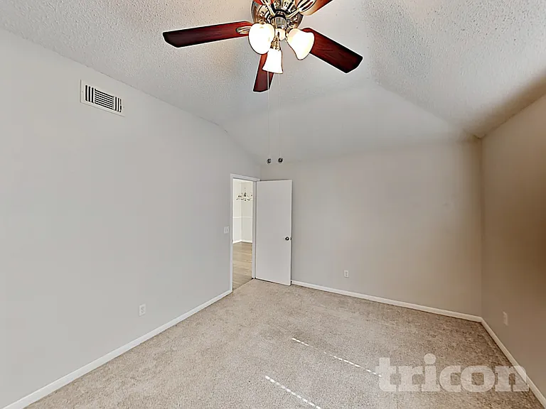 614 Rifleman Trl — Photo 8