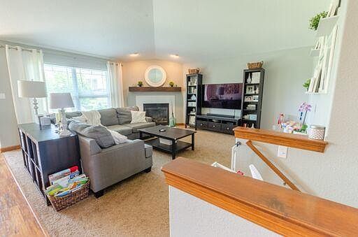 4th image of 1427 Mamerow Ln W
