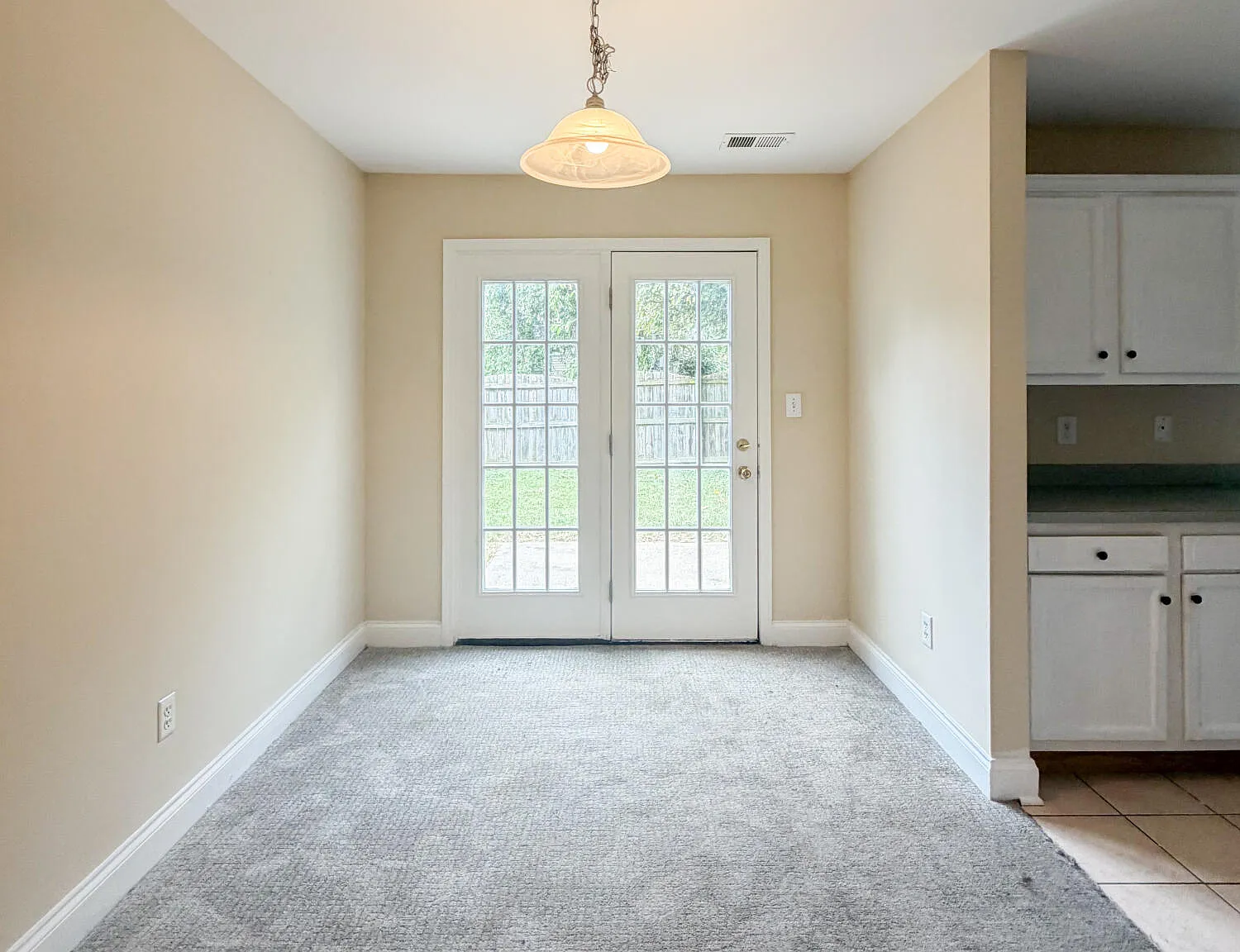 4 bed, 2.5 bath, 1726 sqft, $2,100 — Photo 4