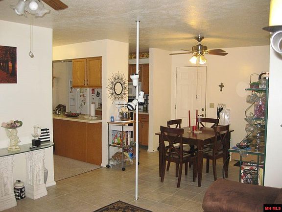 4th image of 412 Louann Dr