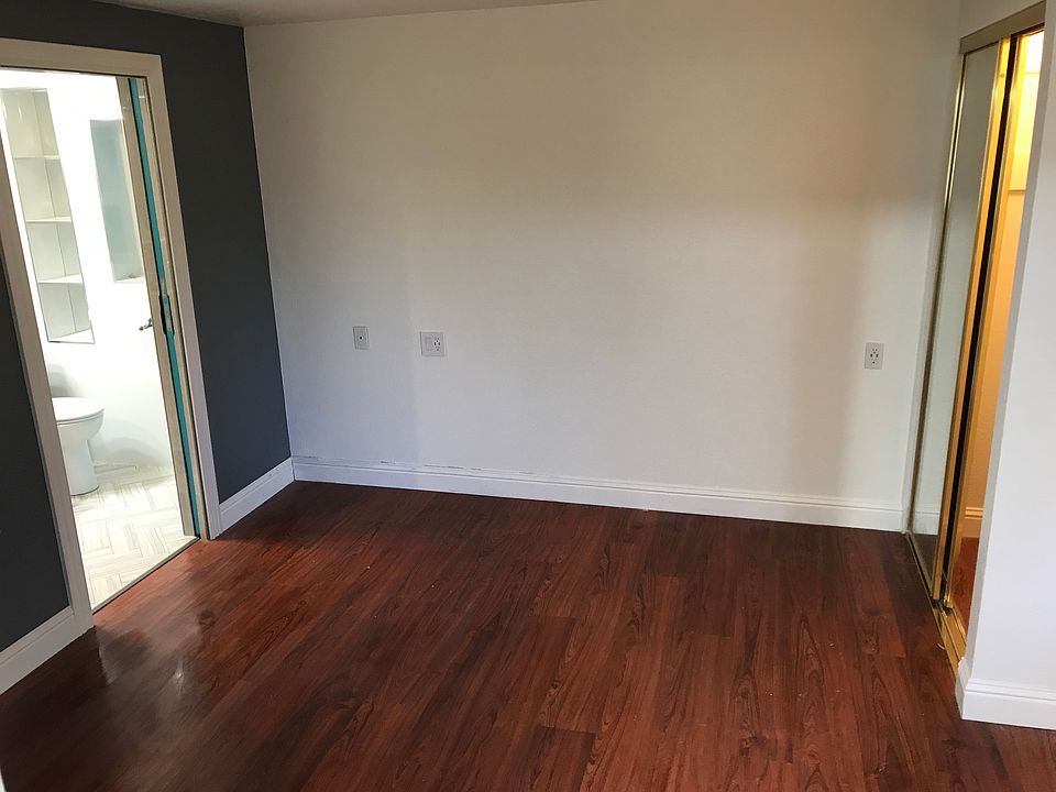 1st image of 14 Ardendale Dr