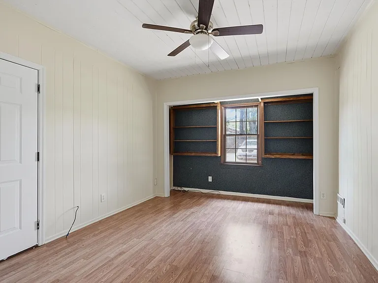 704 Jackson Dr — Photo 17