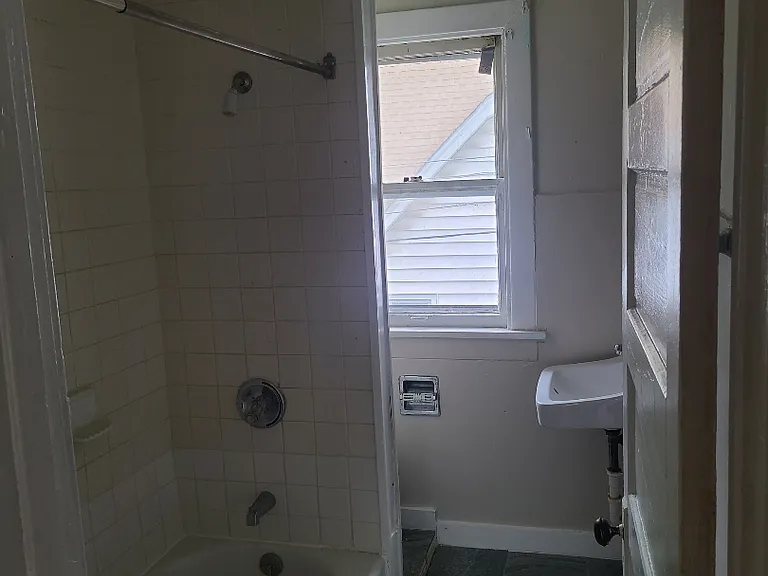 460 Vine St — Photo 14