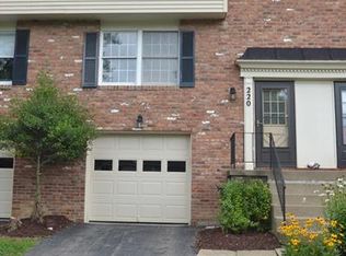 220 Quail Run Rd, Venetia, PA 15367