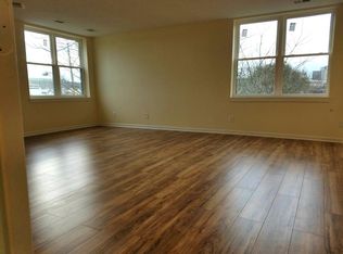 737 6th St SE APT 2, Washington, DC 20003
