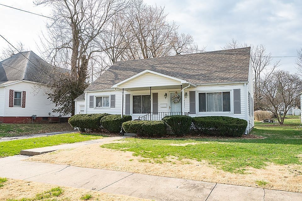 2nd image of 426 Woodland Ave