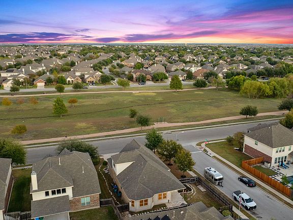 3rd image of 21100 Windmill Ranch Ave