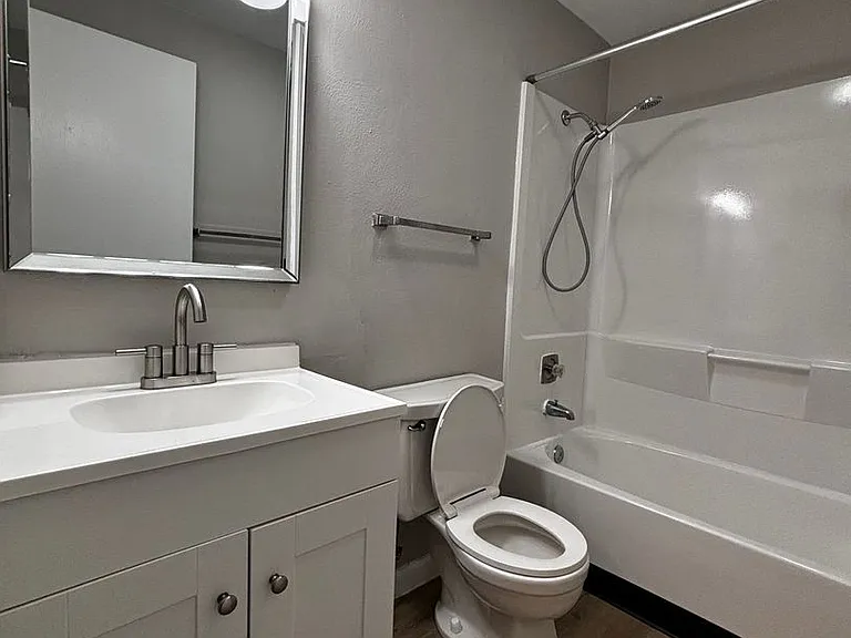 1276 Sanlor Ave #2 — Photo 4