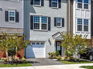 8536 Fortrose Dr, Manassas, VA