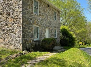 2868 Hammonds Mill Rd, Hedgesville, WV 25427
