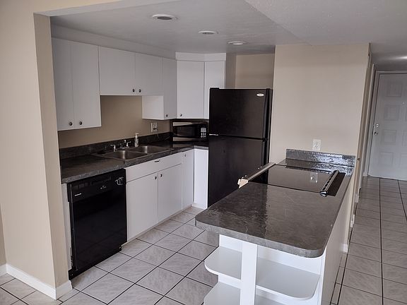 4th image of 6321 Newtown Cir APT B-6