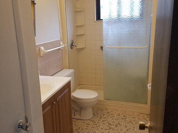 4th image of 13 Edgeworth Ave