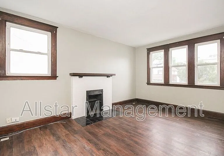1562 Huguelet St — Photo 8