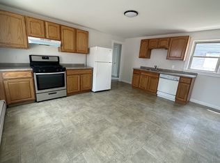 15 Lake St, Amesbury, MA 01913