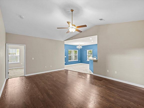 4th image of 616 Powell Dr