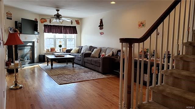 1st image of 3010 Patrick Henry Ct