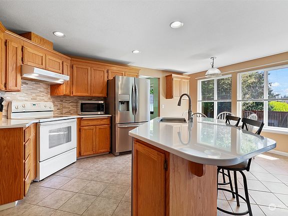 2nd image of 3822 154th Street E
