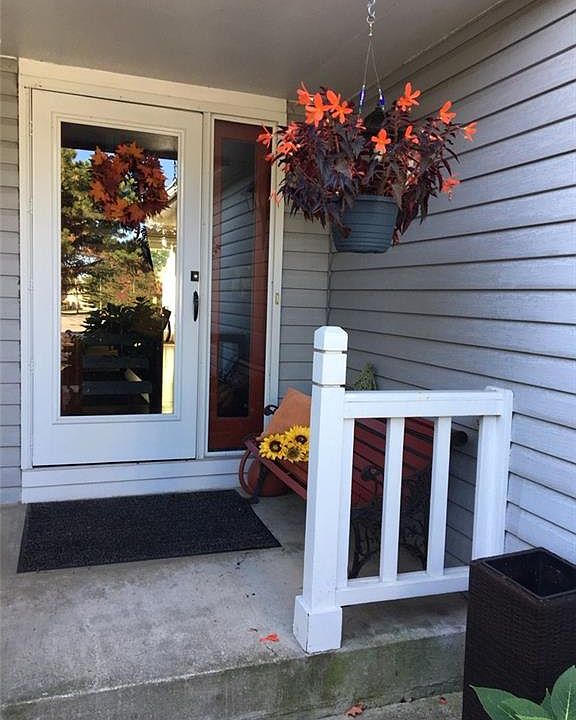 1st image of 19387 Puritas Ave #23
