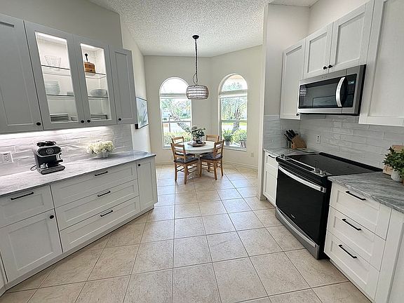 5th image of 3417 Sterling St