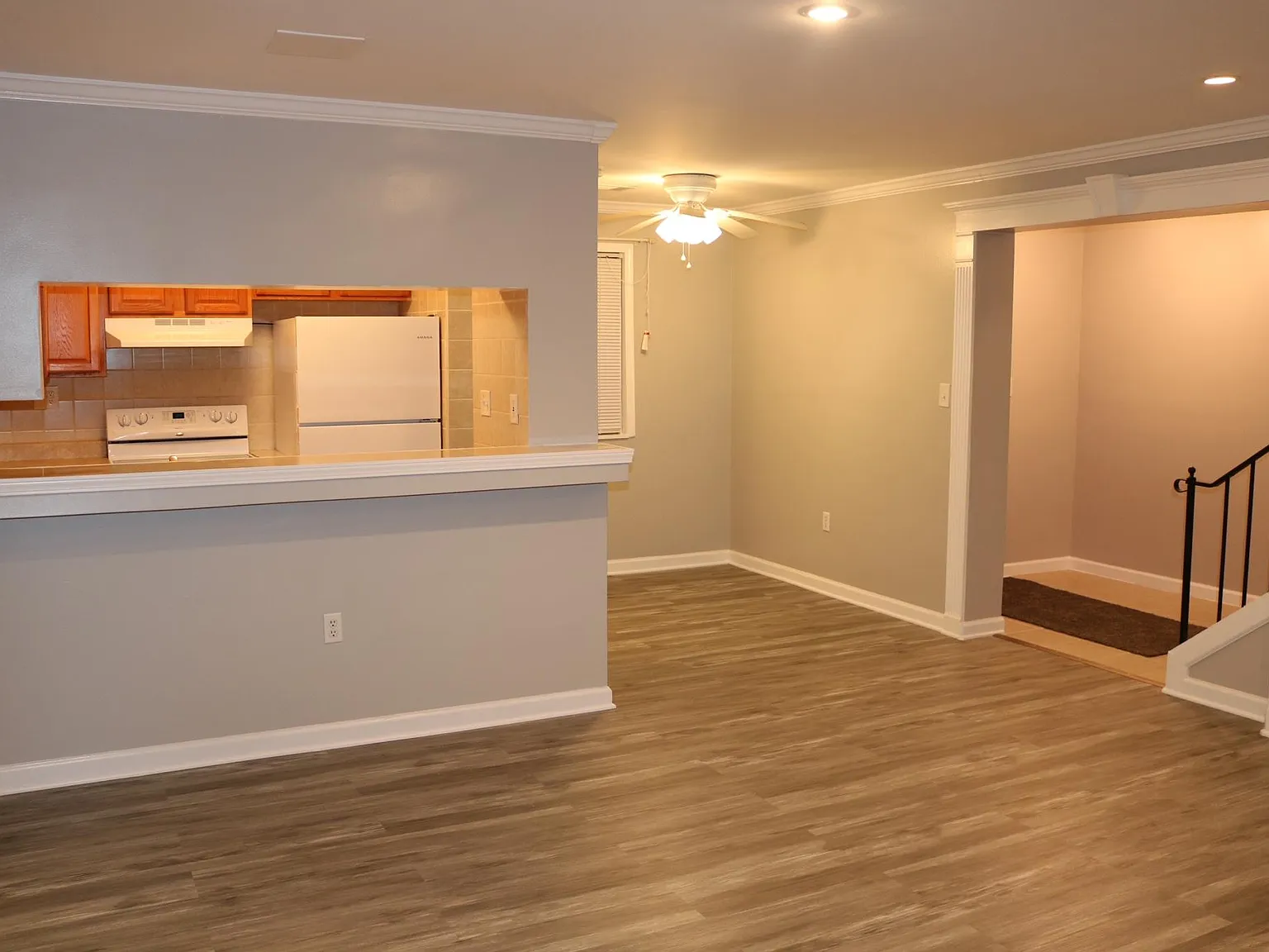 3 bed, 1193 sqft, $1,800 — Photo 2