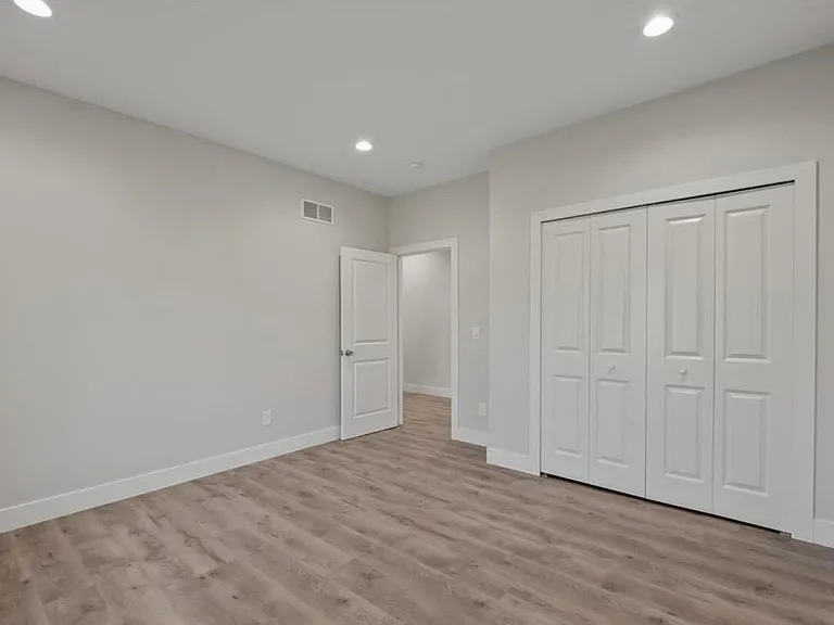 5636 Paris Dr — Photo 28