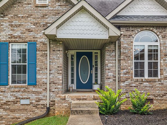 5th image of 629 E Glenridge Ln