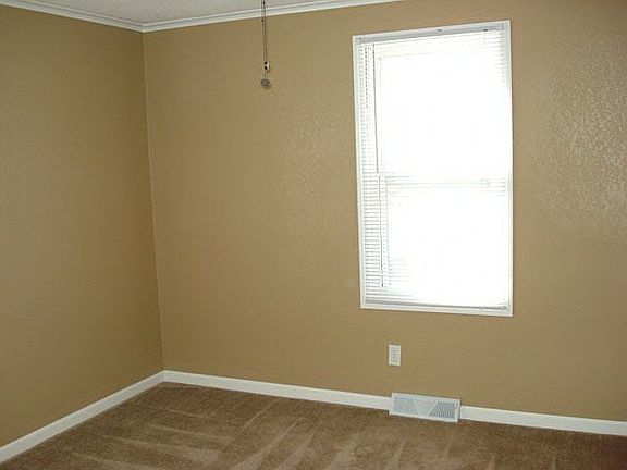 5th image of 1205 S Margrave St