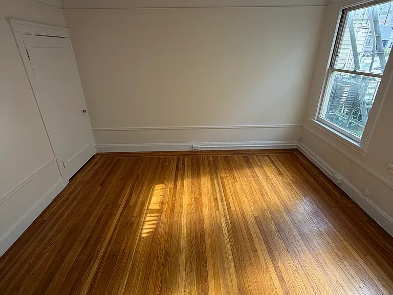 1633 California St #114 — Photo 4