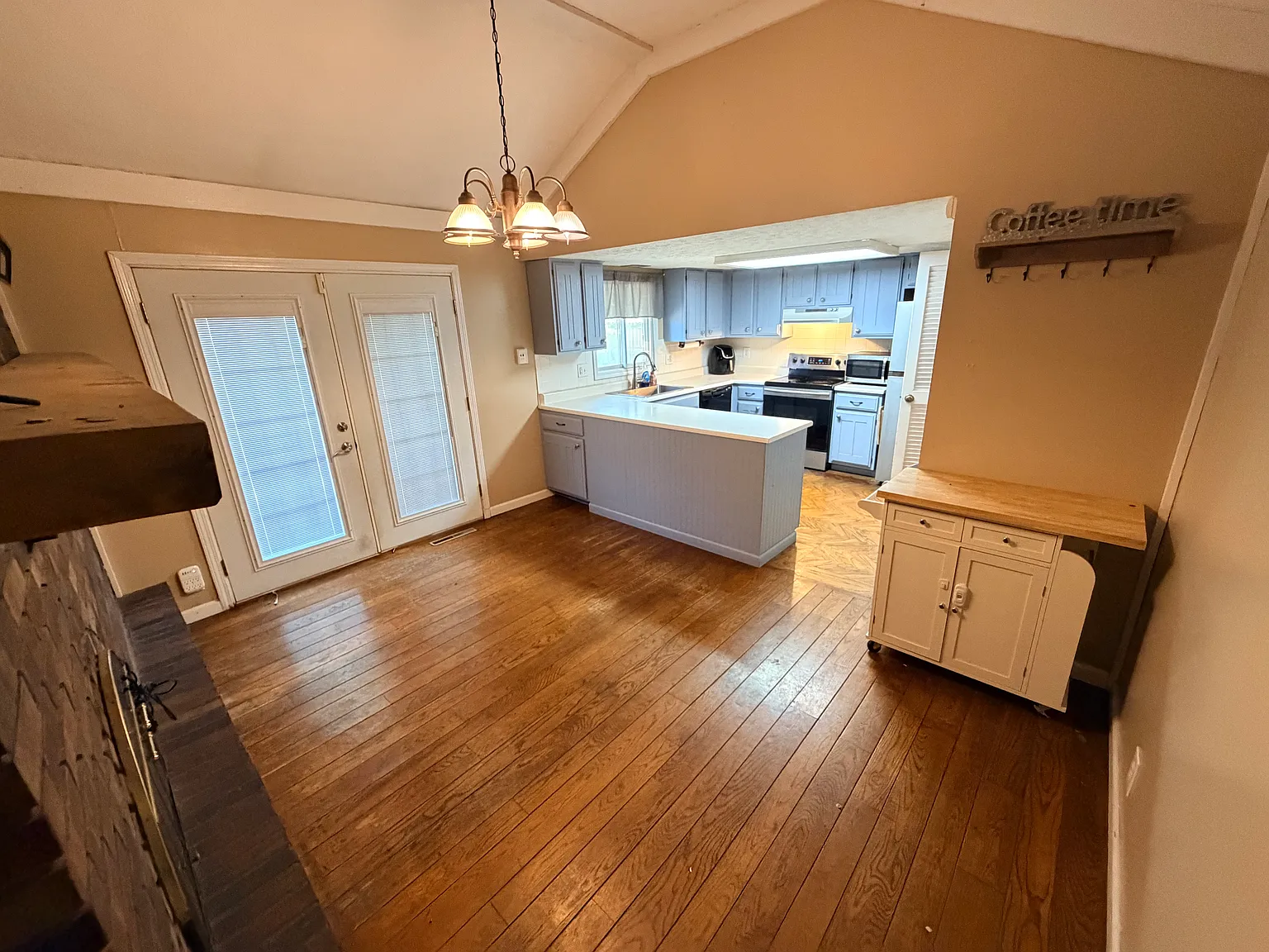3 bed, 1746 sqft, $2,250 — Photo 4