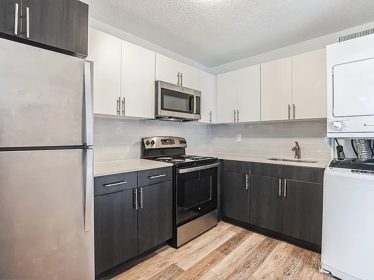 Welcome to Hamilton Estates Apartments, where modern elegance meets functionality. Our stylish kitchens feature stainless steel appliances and sleek countertops, perfect for your culinary adventures. Explore your new home today!