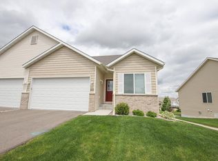 4135 Blakewood Dr, Shakopee, MN 55379