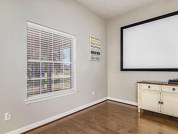 4th image of 8018 Tallow Wood Ct