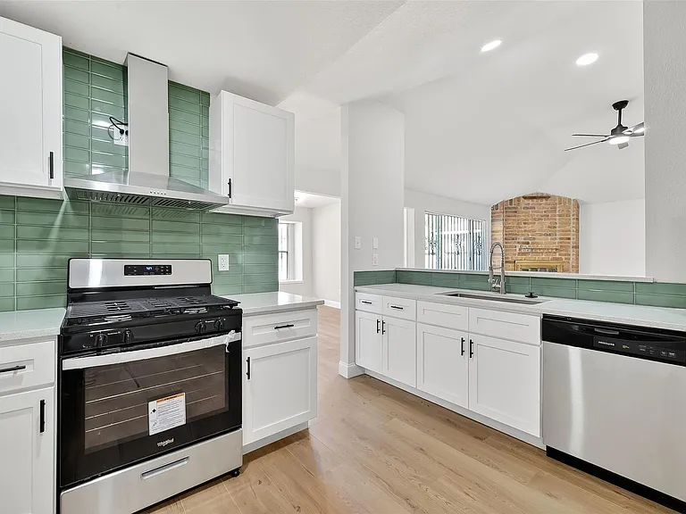 5530 Oak Falls Dr — Photo 21
