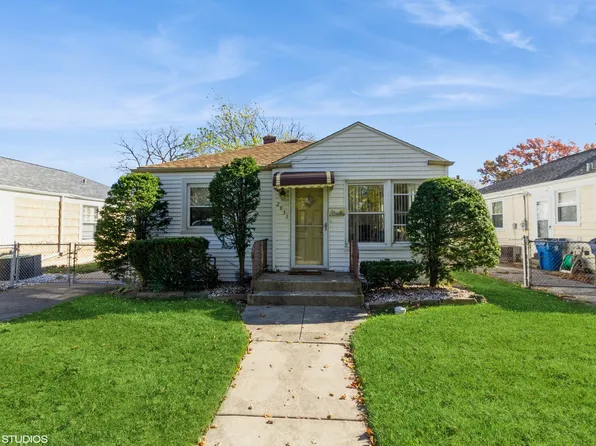 2831 Maple St, Franklin Park, IL 60131