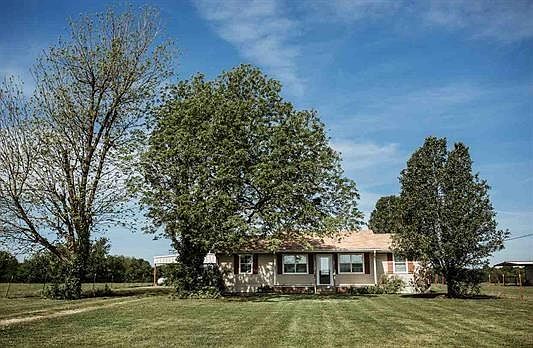 1st image of 8224 Farm Road 137