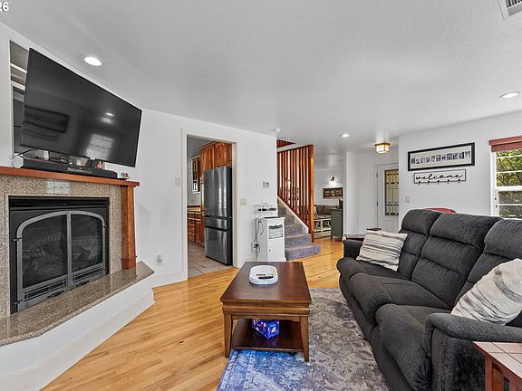 4th image of 7001 Welch Ct