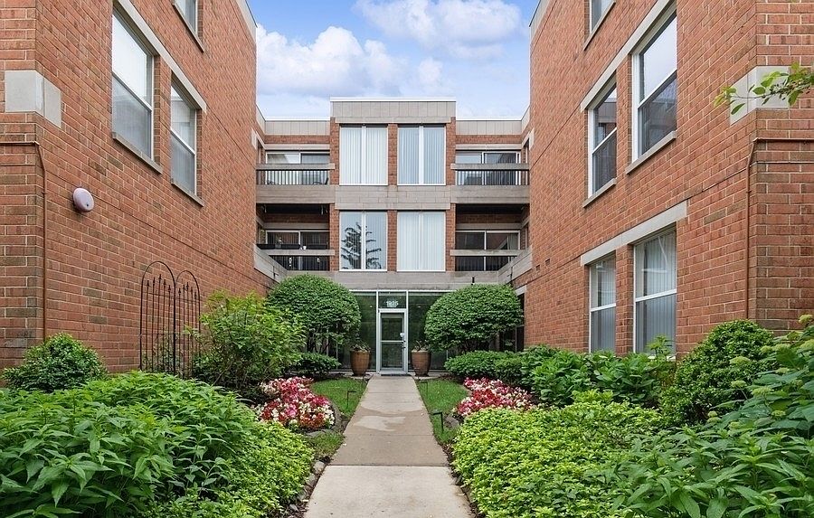 1st image of 1925 Lake Ave Unit 306