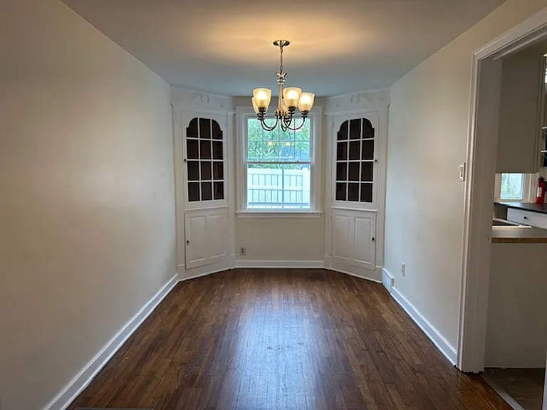2428 Mercer St — Photo 5